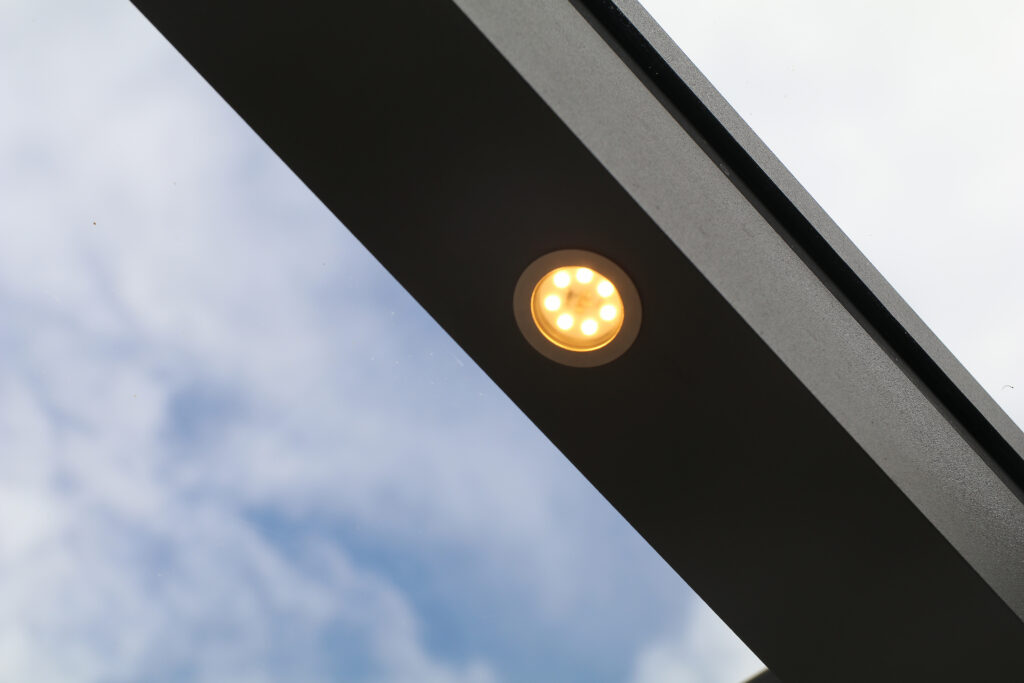 Unsere LED Spots im Terrassendach