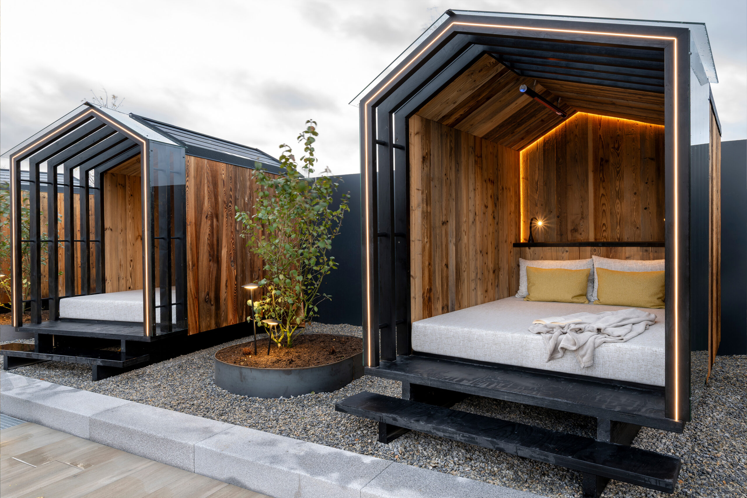Spa Ruhebereich Ideen für eine nachhaltige Wärme in einem Holzbau mit Liegefläche