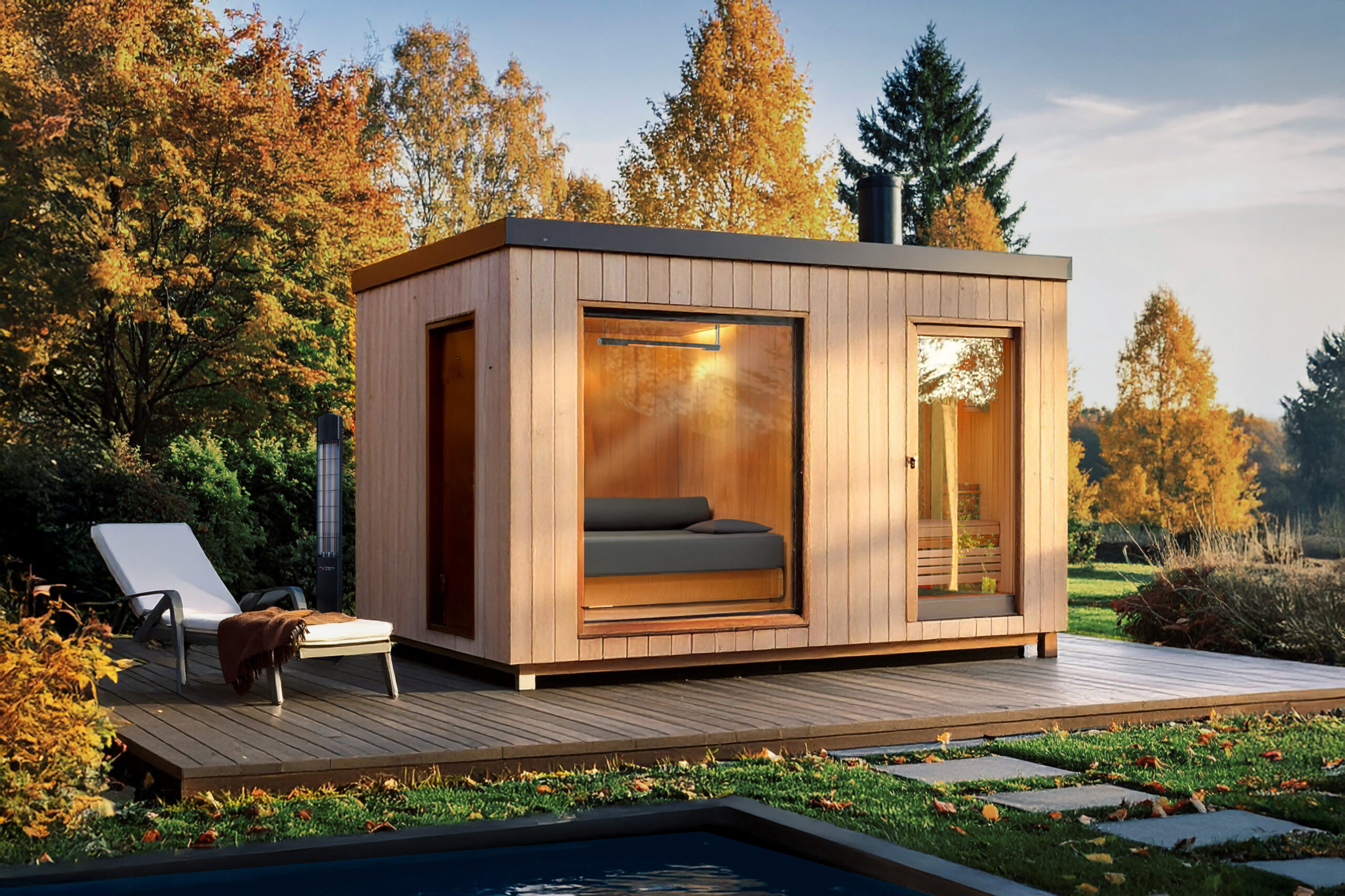 Modernes Gartenhaus mit integrierter Infrarot-Heizung und großflächiger Glasfront auf einer Holzterrasse. Der stilvolle Outdoor-Rückzugsort mit Wellnessbereich und Whirlpool bietet ganzjährig komfortable Wärme und Entspannung im eigenen Garten.